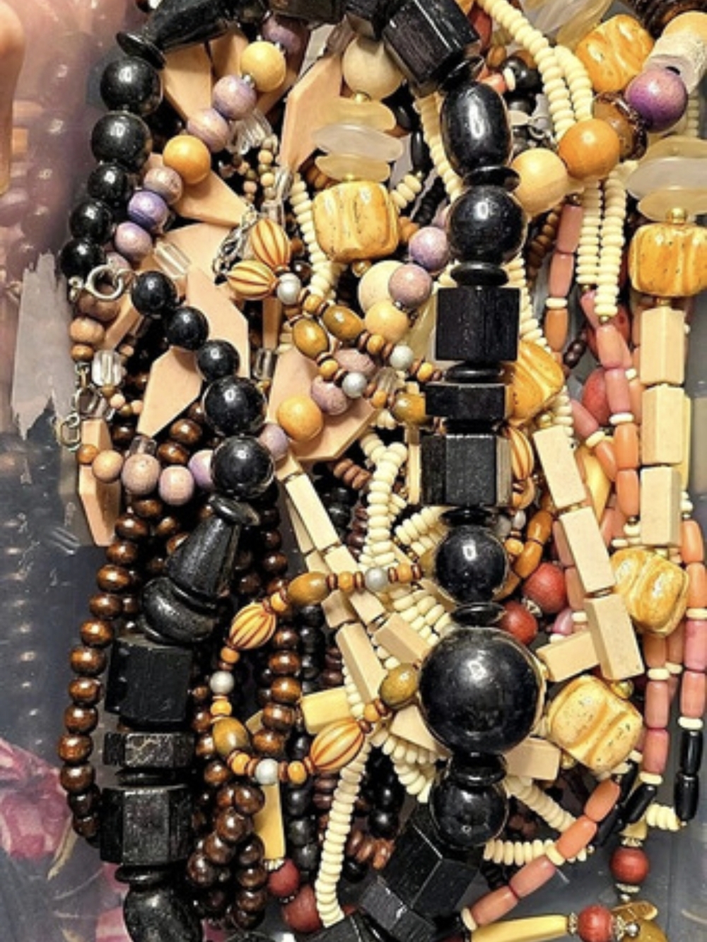 Wood Glass Plastic 75 Piece Assorted Mixed Jewelry Bundle 5lb 11 Oz - Picture 7 of 15